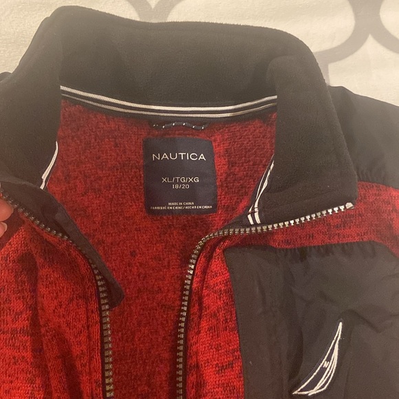 Vest - Picture 3 of 4